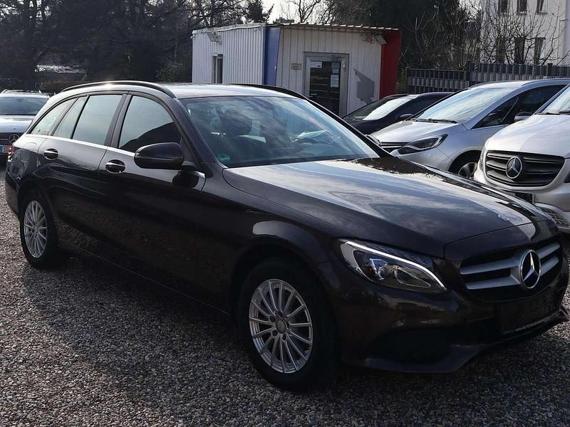 Gebraucht Mercedes C200 136 PS (100 kW) 2015 Citrinbraun metalliclack (metallic) Kombi