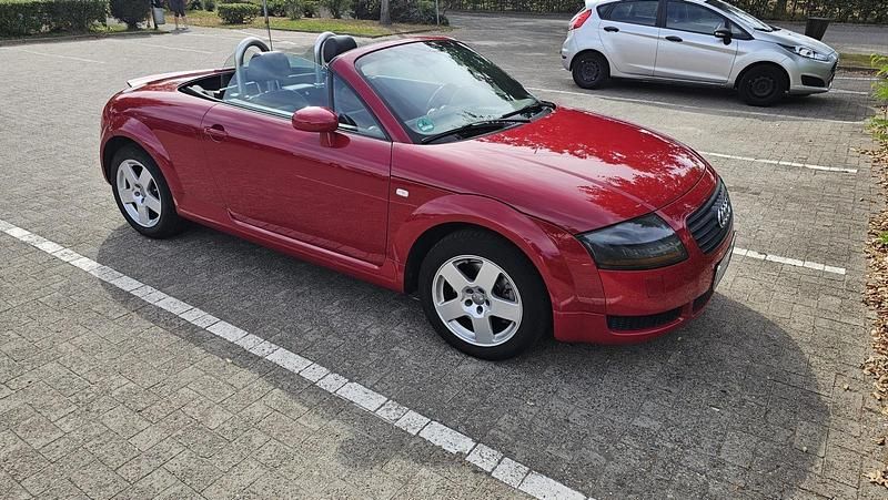 Rot Gebraucht 2001 Audi TT Roadster Cabrio | 4.700 € (Guter Preis) - Bild 1/4