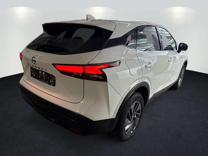 Gebraucht Nissan Qashqai Acenta 158 PS (116 kW) 2022 Weiß SUV