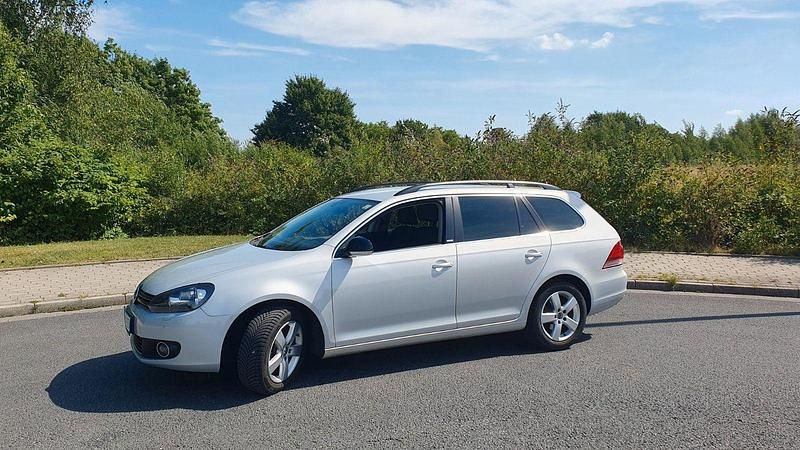 Silber Gebraucht 2012 VW Golf VII Comfortline Limousine | 4.090 € (Superpreis) - Bild 1/4