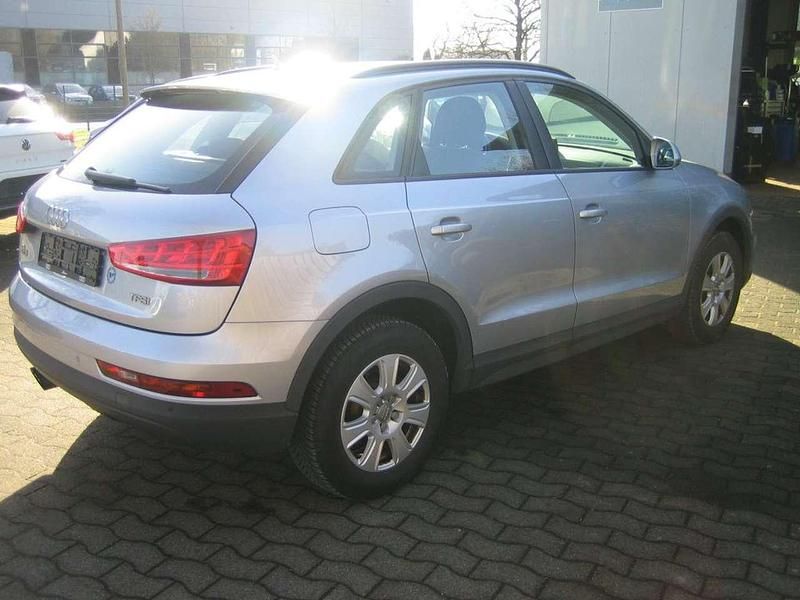 Gebraucht Audi Q3 Basis 125 PS (91 kW) 2017 Florettsilber metallic SUV