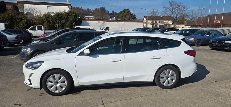 Gebraucht Ford Focus Cool & Connect 120 PS (88 kW) 2021 Weiß Kombi