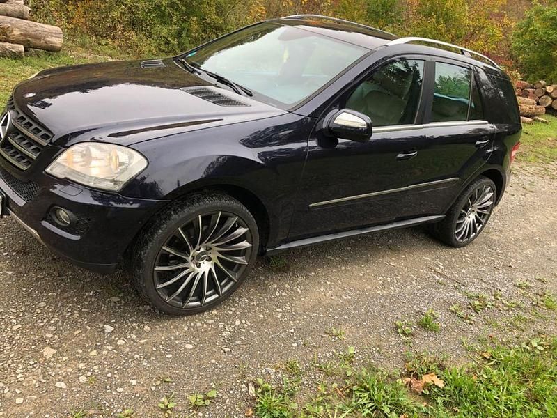 Blau Gebraucht 2009 Mercedes 350 SUV | 10.000 € (Fairer Preis) - Bild 1/4
