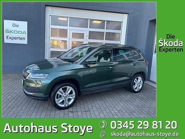 Emeraldgrün metallic Gebraucht 2019 Skoda Karoq Style SUV | 22.989 € (Fairer Preis) - Bild 1/2