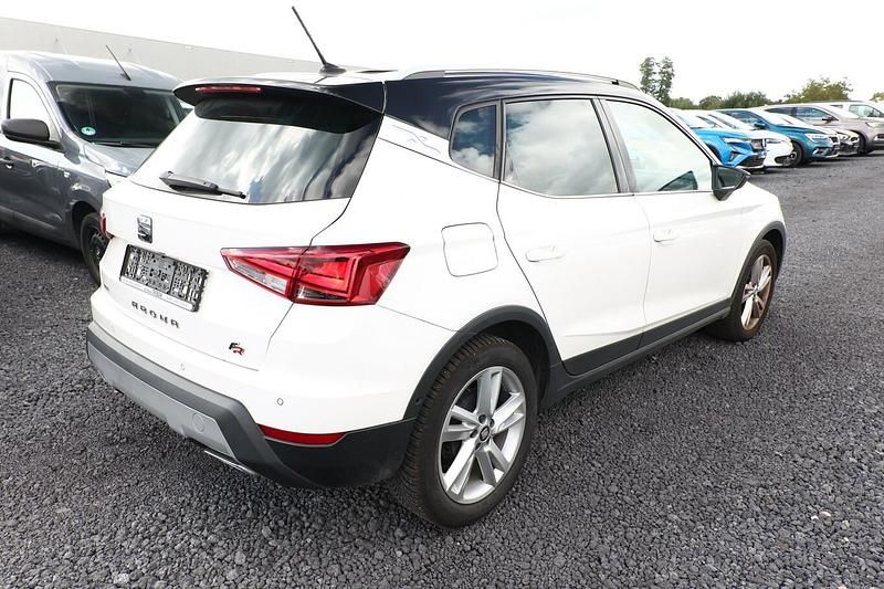Gebraucht Seat Arona FR 90 PS (66 kW) 2020 Candy white / dach: schwarz SUV