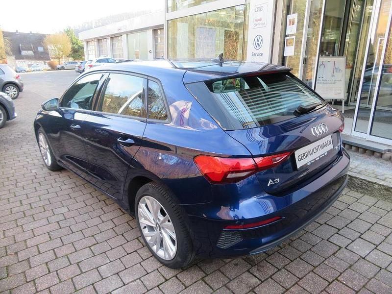 Gebraucht Audi A3 Ambiente 110 PS (80 kW) 2021 Blau Limousine