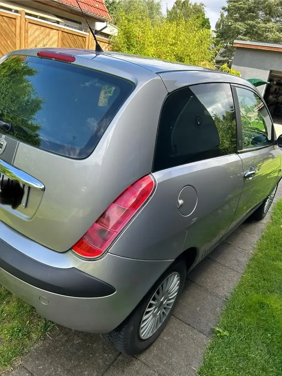Gebraucht Lancia Ypsilon 60 PS (44 kW) 2006 Grau Kleinwagen
