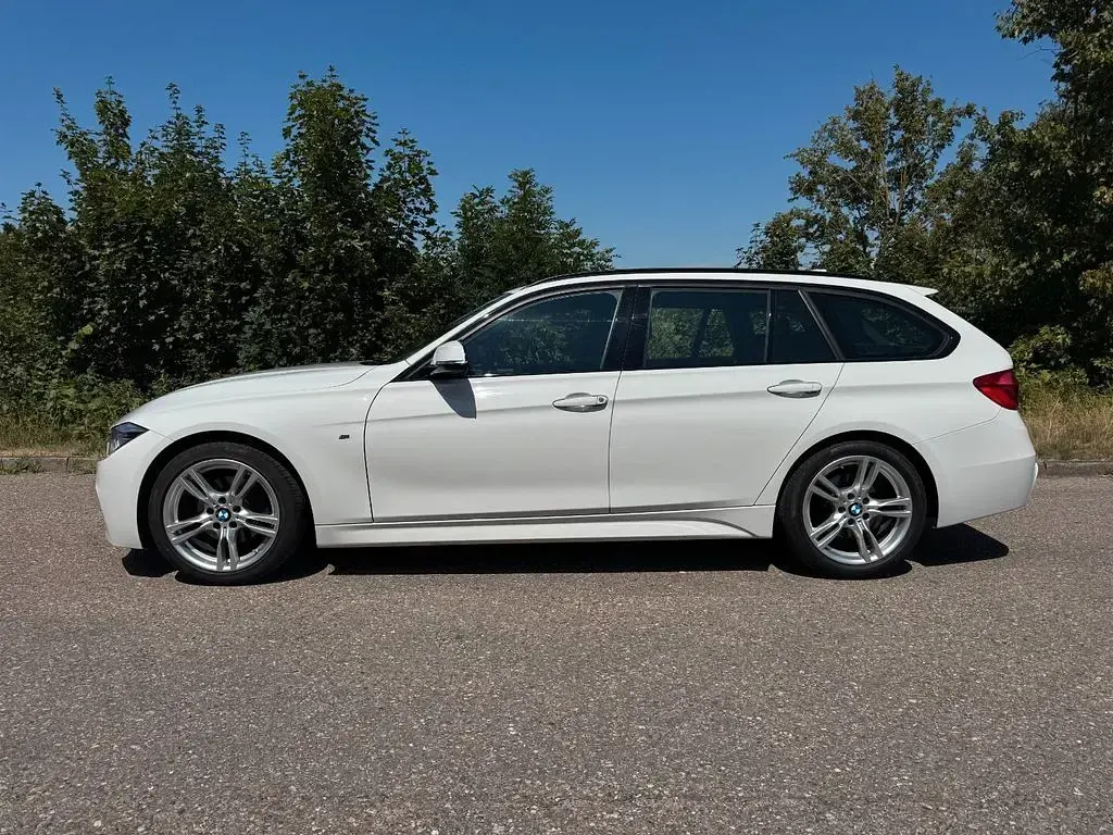 Gebraucht BMW 320 M Sport 190 PS (139 kW) 2018 Weiß Limousine