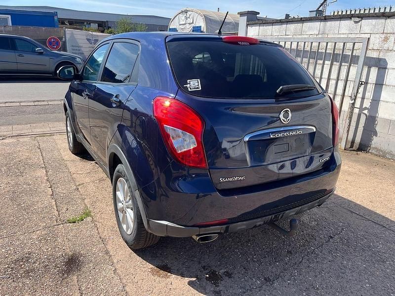 Gebraucht SsangYong Korando Crystal 150 PS (110 kW) 2015 Blau SUV