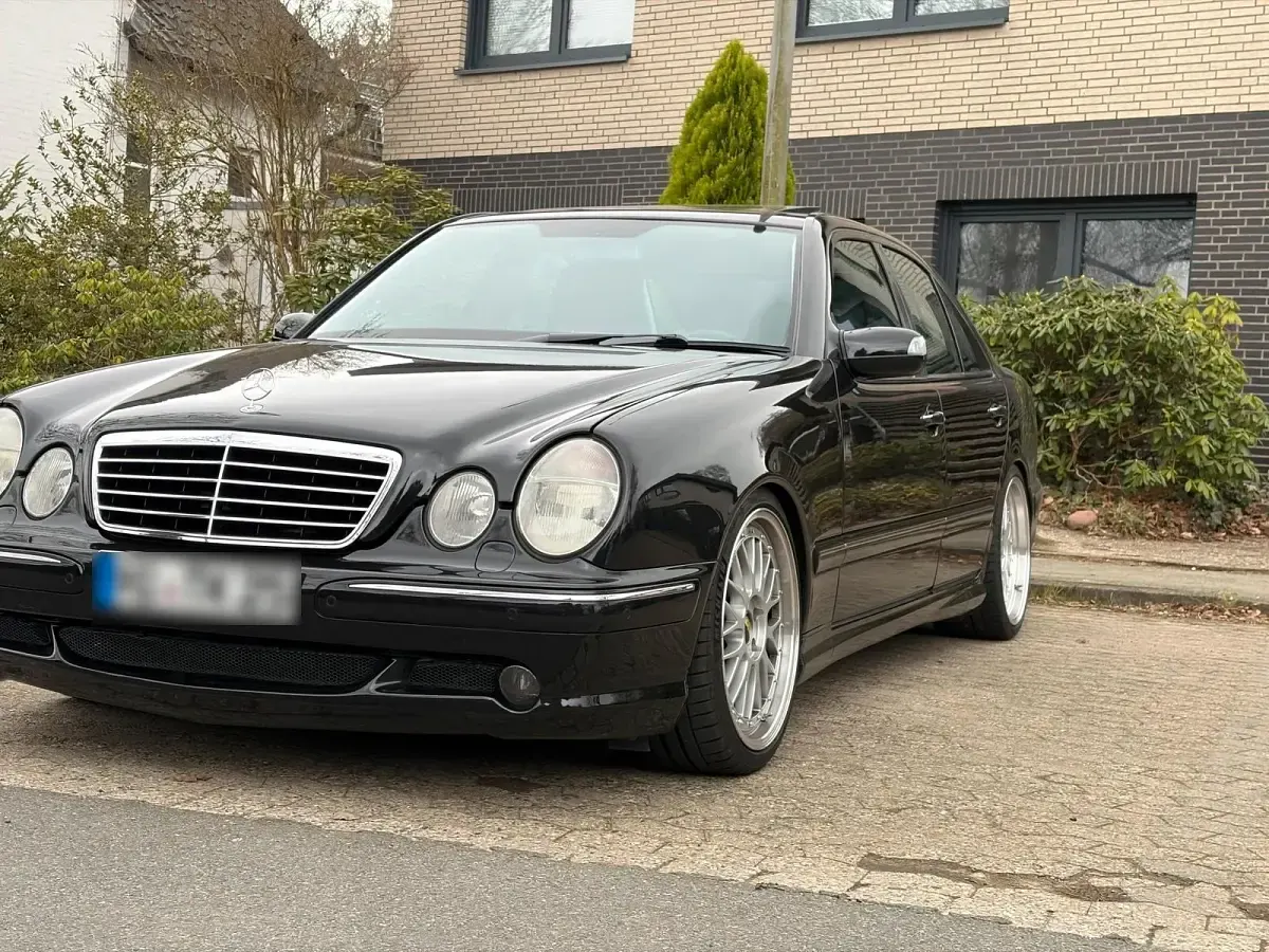 Gebraucht Mercedes E55 AMG AMG 354 PS (260 kW) 2001 Schwarz Limousine