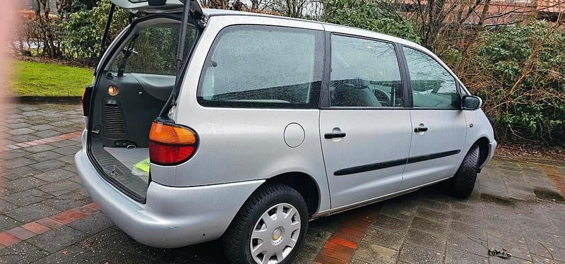 Gebraucht Ford Galaxy 145 PS (106 kW) 1999 Silber Van / Kleinbus