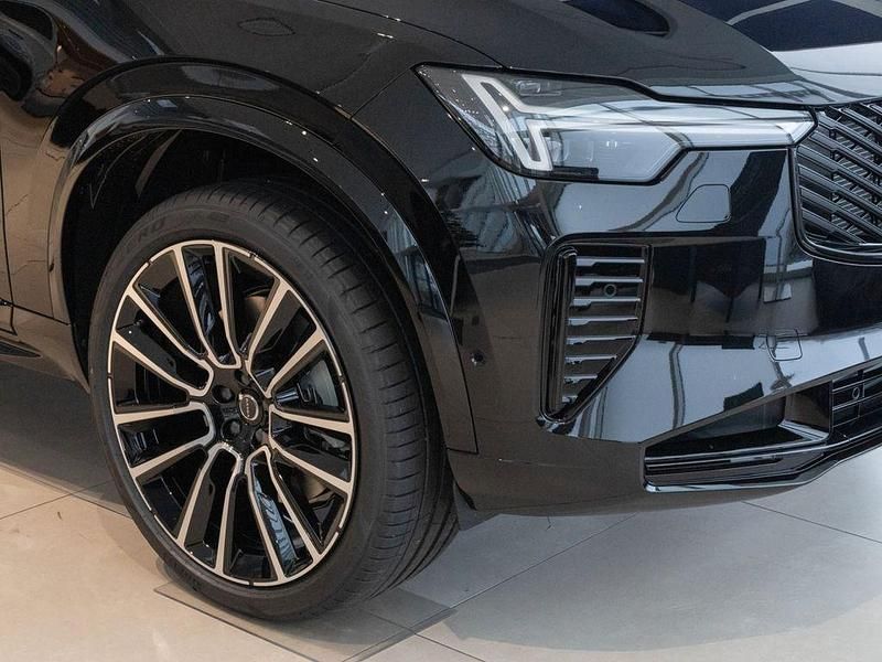 Neu Volvo XC90 Plus 310 PS (228 kW) 2026 Schwarz SUV
