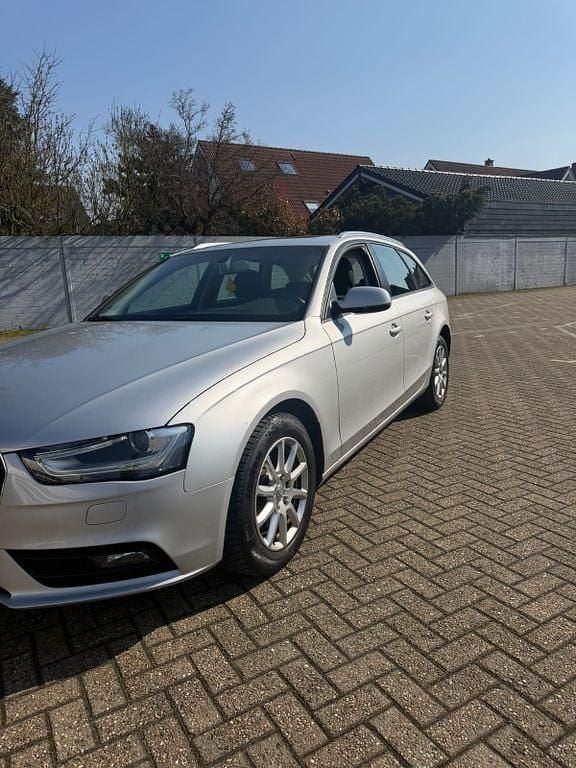 Gebraucht Audi A4 Attraction 150 PS (110 kW) 2013 Silber Kombi