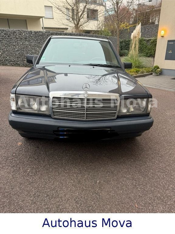 Gebraucht Mercedes 190 109 PS (80 kW) 1990 Blau Limousine