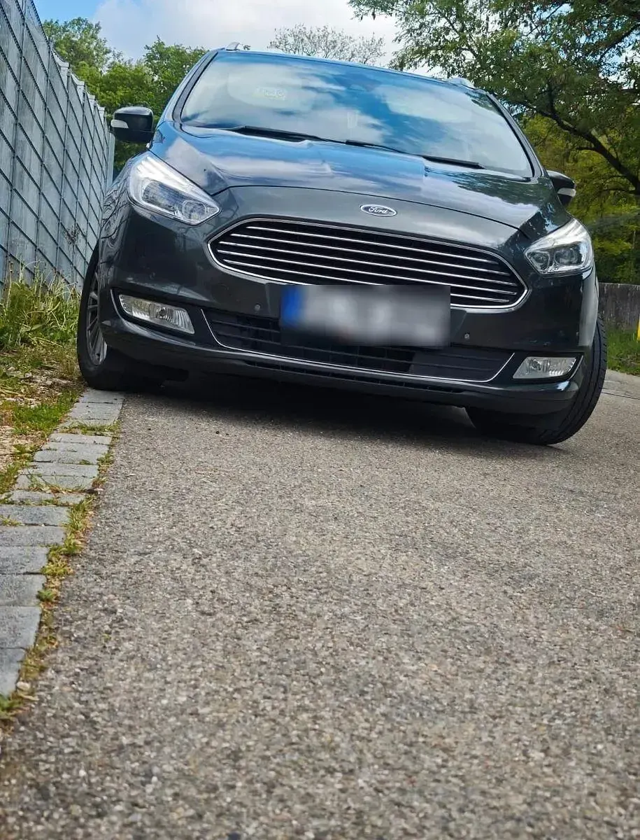 Gebraucht Ford Galaxy Titanium 179 PS (131 kW) 2017 Grau Van / Kleinbus