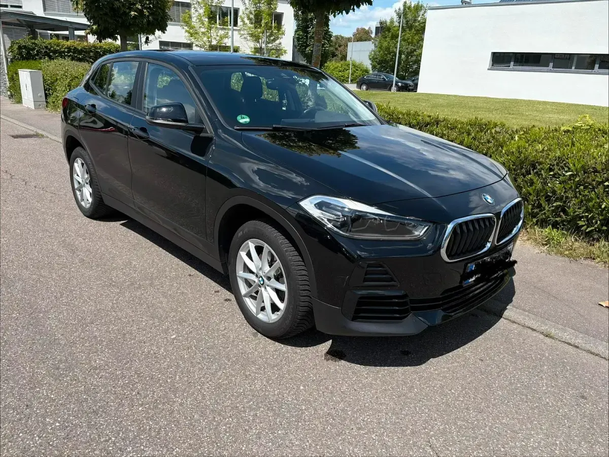Käytetty BMW X2 Advantage 140 HP (102 kW) 2020 Musta Katumaasturi