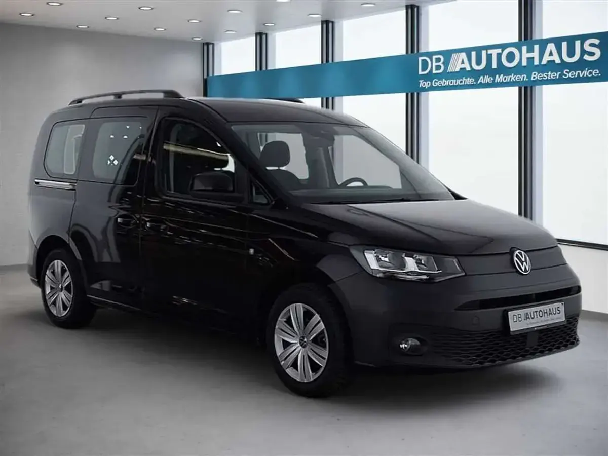 Usado VW Caddy 122 HP (89 kW) 2023 Preto Monovolume