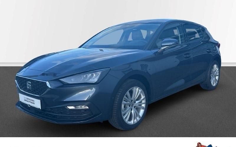 Grau Gebraucht 2024 Seat Leon Style Limousine | 30.499 € (Fairer Preis) - Bild 1/4