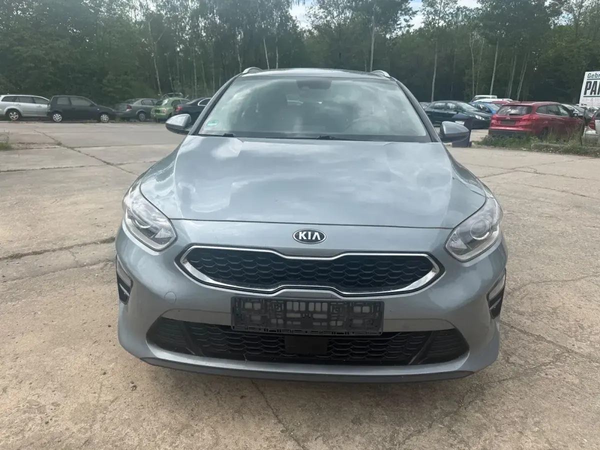 Gebraucht Kia Ceed 136 PS (100 kW) 2019 Silber Kleinwagen