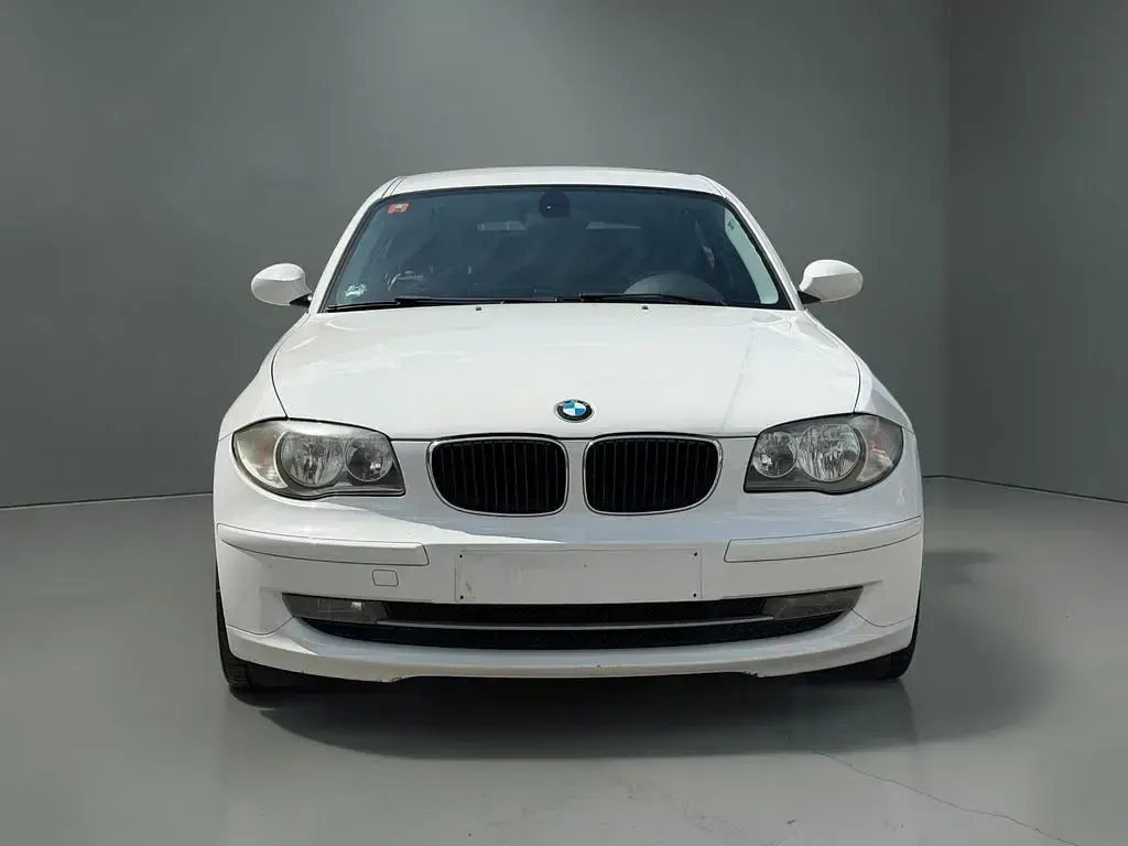 Gebraucht BMW 118 Advantage 143 PS (105 kW) 2009 Weiß Kleinwagen