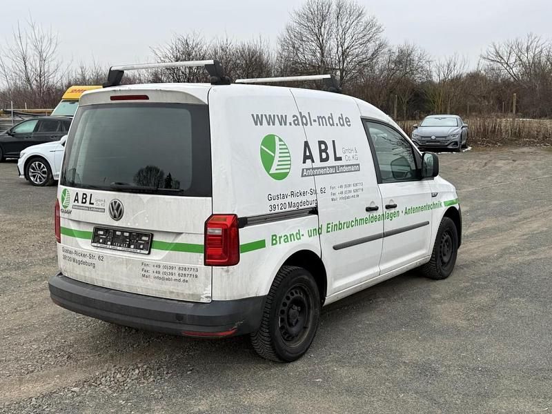 Second-hand VW Caddy 102 CP (75 kW) 2018 Alb Monovolum