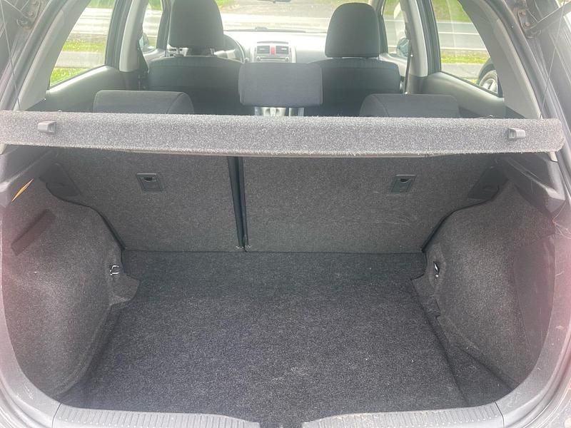 Schwarz Gebraucht 2008 Toyota Auris Kleinwagen | 3.500 € (Fairer Preis) - Bild 1/4