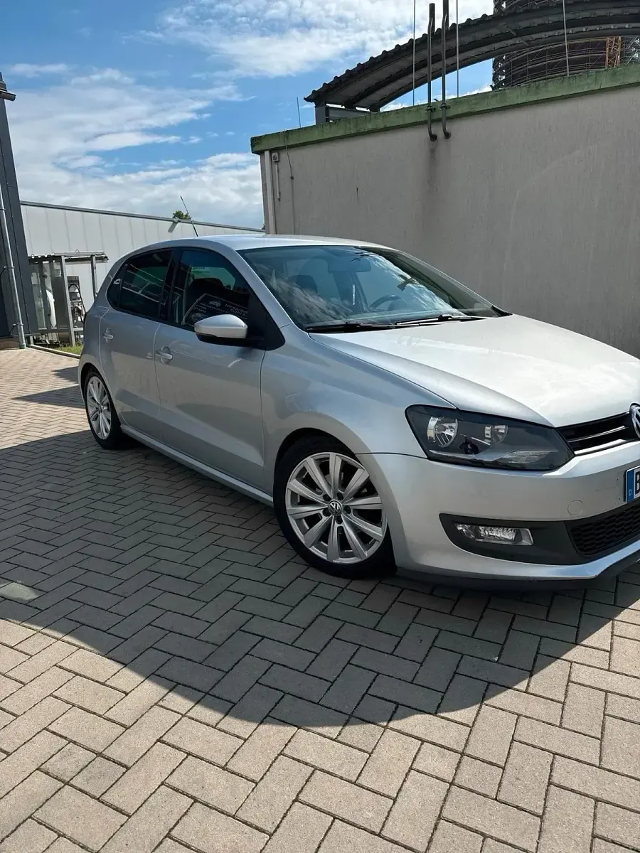 Gebraucht VW Polo 75 PS (55 kW) 2011 Silber Kleinwagen