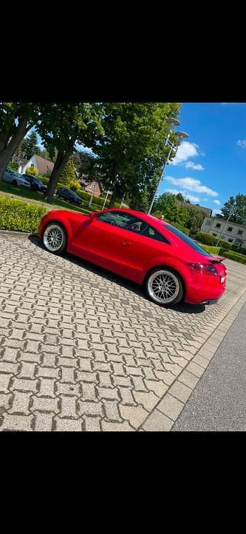 Rot Gebraucht 2006 Audi TT Basis Coupé | 9.500 € (Teuer) - Bild 1/4
