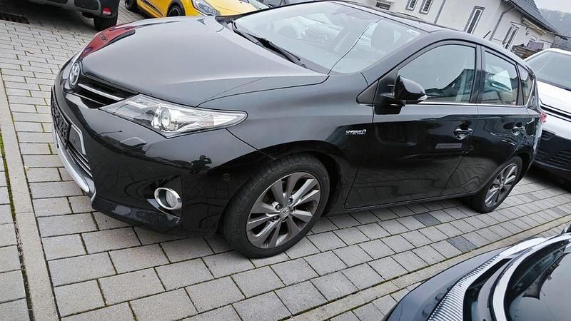 Schwarz Gebraucht 2014 Toyota Auris Hybrid Executive Limousine | 11.790 € (Fairer Preis) - Bild 1/4