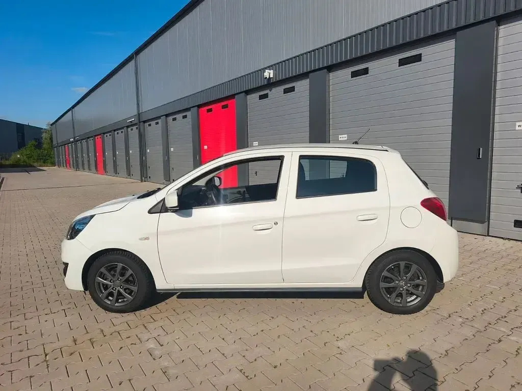 Gebraucht Mitsubishi Space Star Basis 71 PS (52 kW) 2017 Weiß Kleinwagen