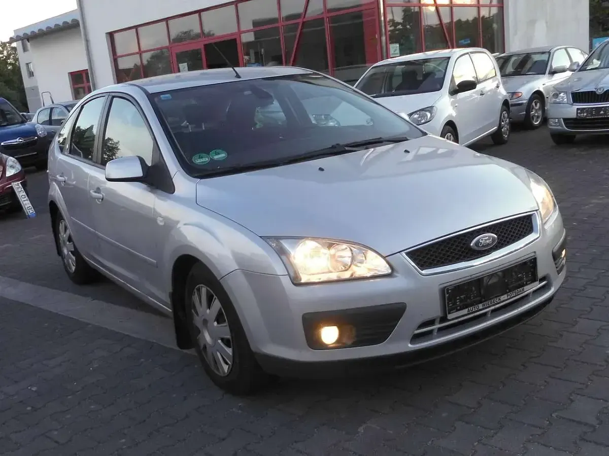 Gebraucht Ford Focus 116 PS (85 kW) 2006 Silber Limousine