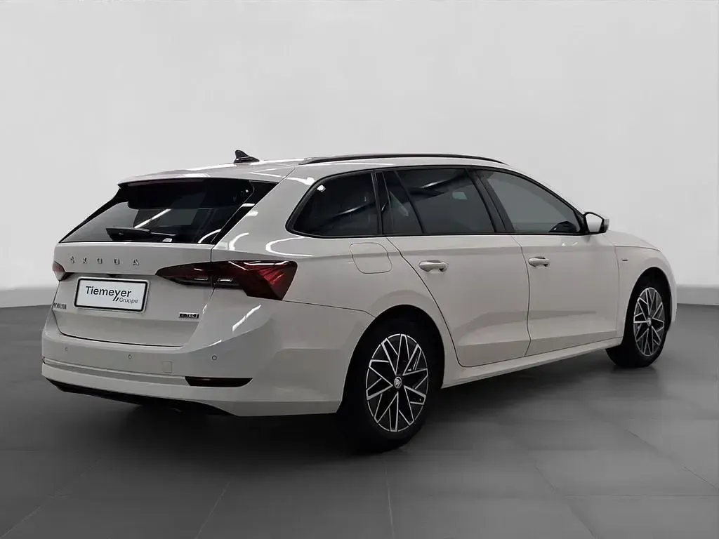 Gebraucht Skoda Octavia Clever 150 PS (110 kW) 2023 Weiß Kombi