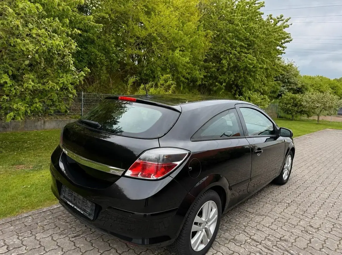 Gebraucht Opel Astra GTC 105 PS (77 kW) 2007 Schwarz Coupé