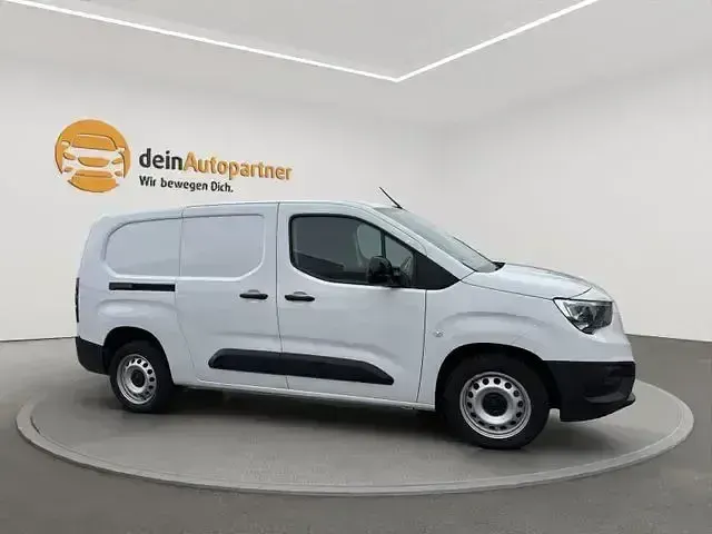 Occasion Opel Combo 102 ch (75 kW) 2023 Blanc Monospace