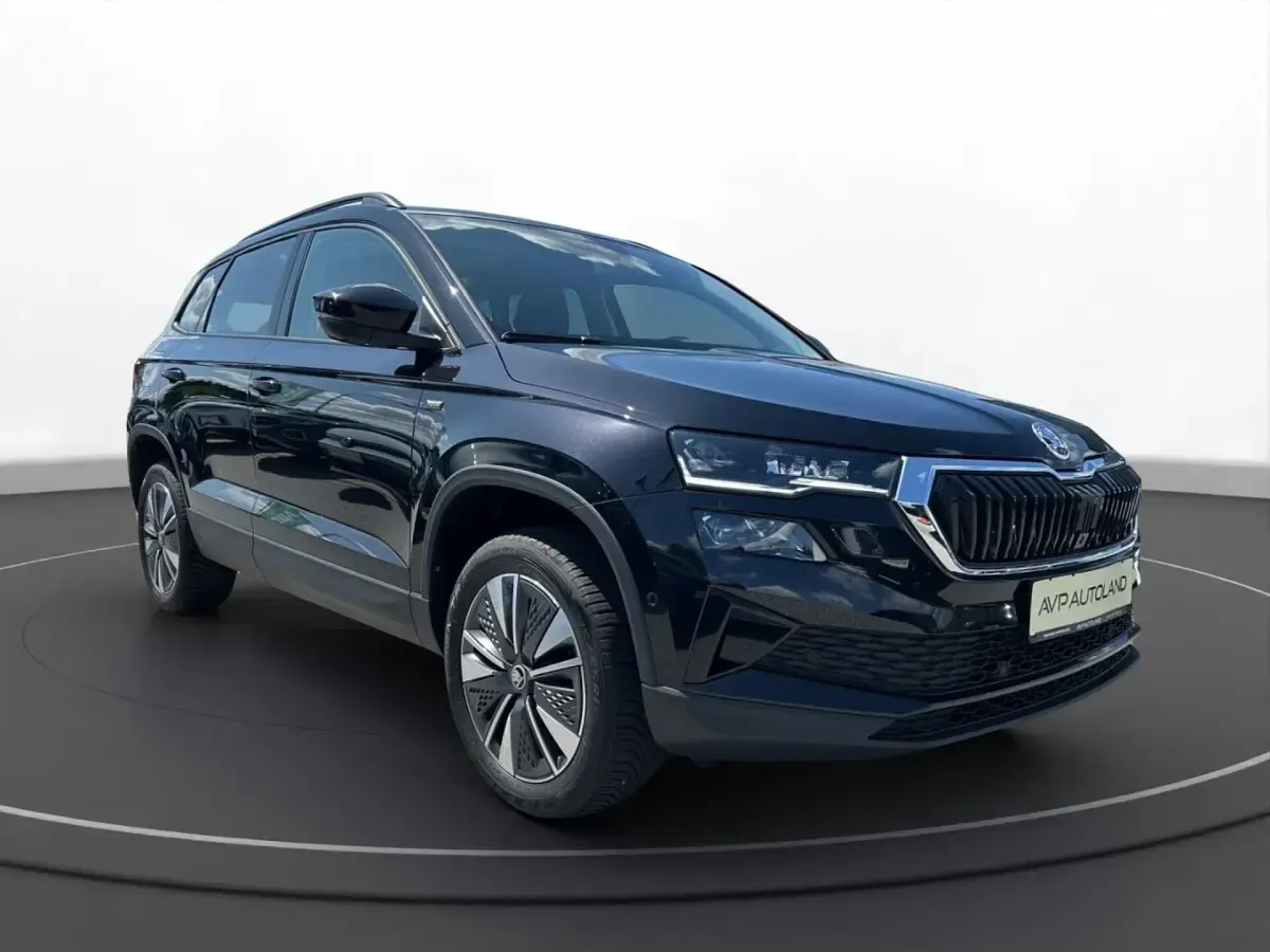 Gebraucht Skoda Karoq Tour 150 PS (110 kW) 2025 Schwarz magic perleffekt SUV