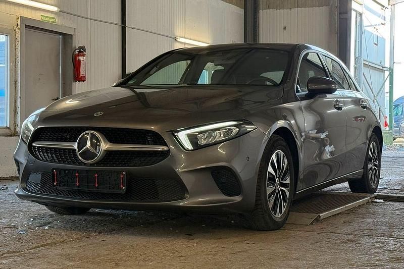 Gebraucht Mercedes A200 150 PS (110 kW) 2022 Grau Limousine