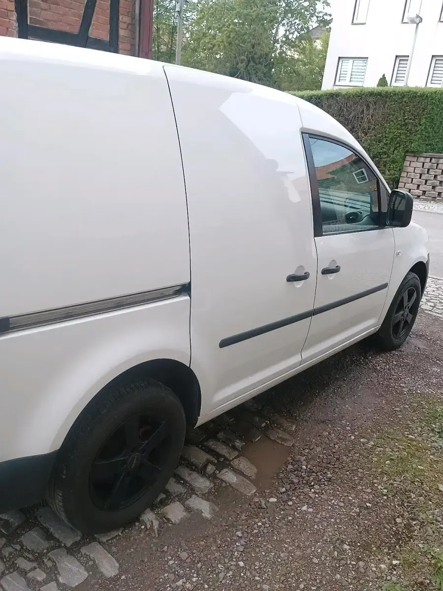 Gebraucht VW Caddy 102 PS (75 kW) 2012 Weiß Van / Kleinbus