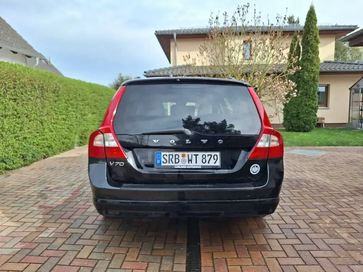 Gebraucht Volvo V70 Summum 163 PS (119 kW) 2012 Schwarz Kombi