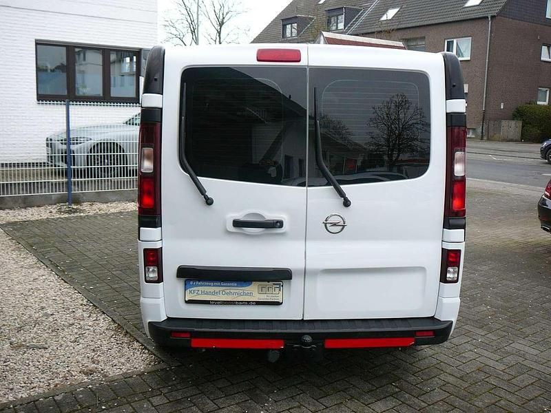 Gebraucht Opel Vivaro 120 PS (88 kW) 2015 Casabl/arctic/eisweiss/kaolin Van / Kleinbus