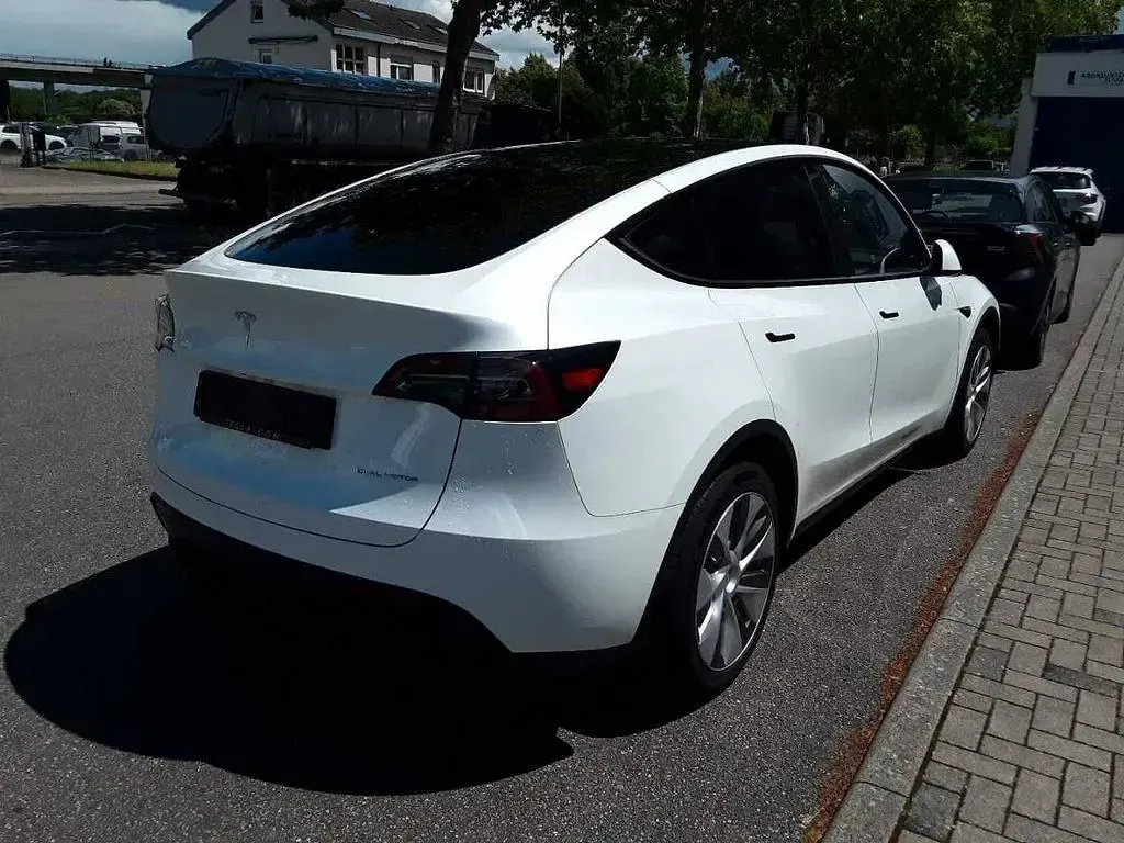 Gebraucht Tesla Model Y 378 kW (514 PS) 2023 Weiß SUV