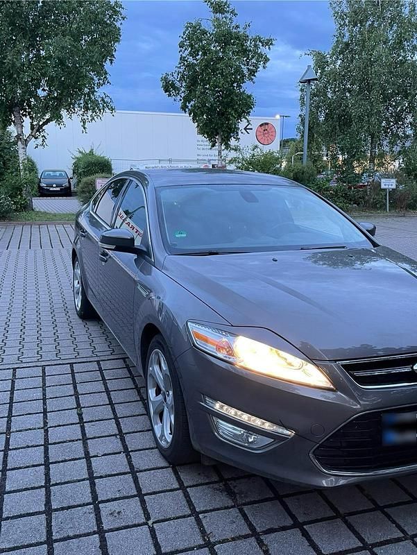 Gebraucht Ford Mondeo Titanium 240 PS (176 kW) 2012 Braun Limousine