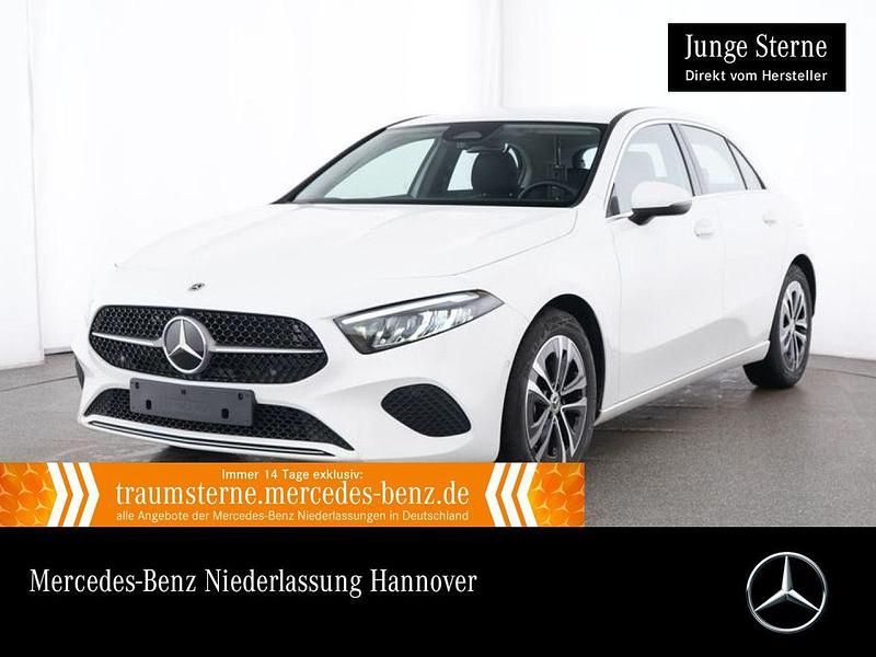 Polarweiß Gebraucht 2024 Mercedes A180 Progressive Limousine | 27.690 € (Guter Preis) - Bild 1/3