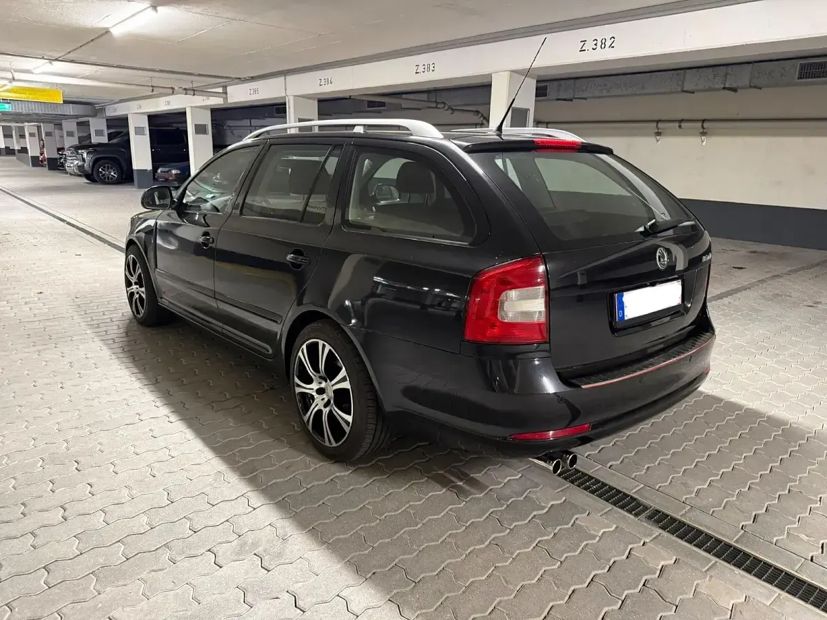 Gebraucht Skoda Octavia 122 PS (89 kW) 2009 Schwarz Kombi