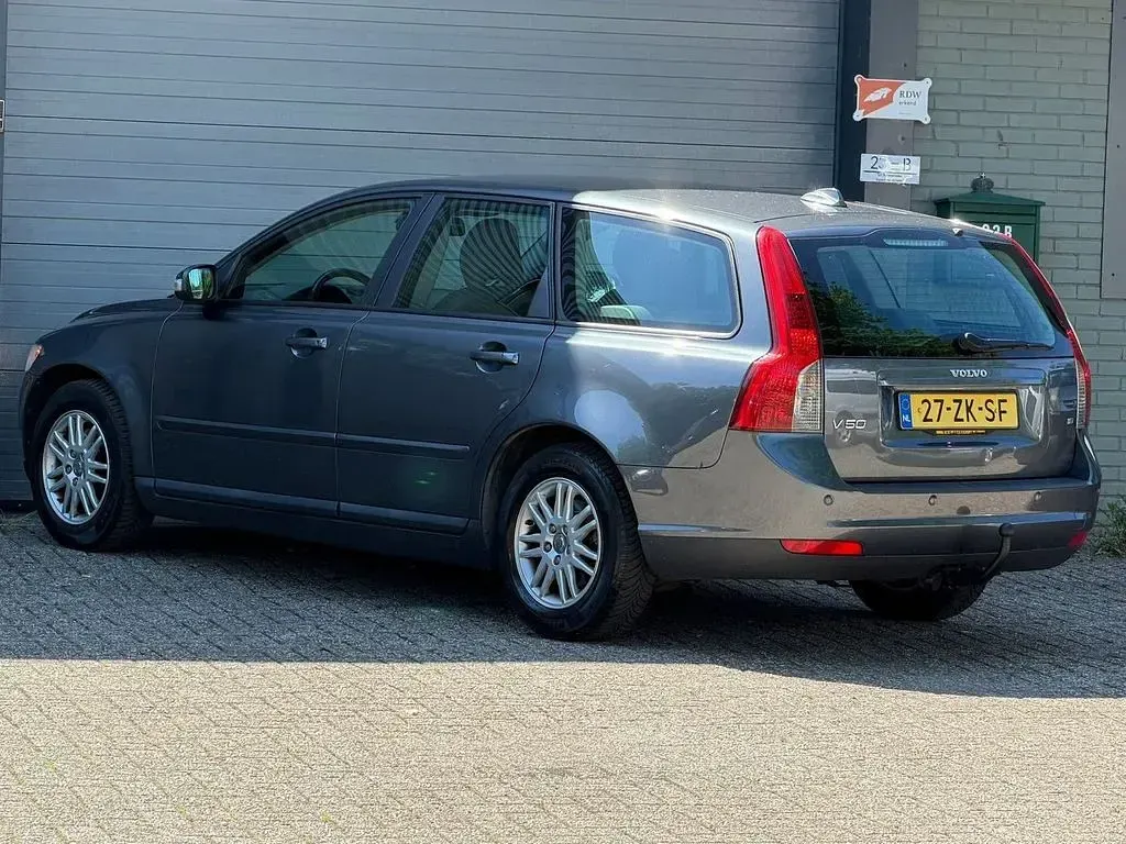 Gebraucht Volvo V50 125 PS (91 kW) 2008 Grau Kombi