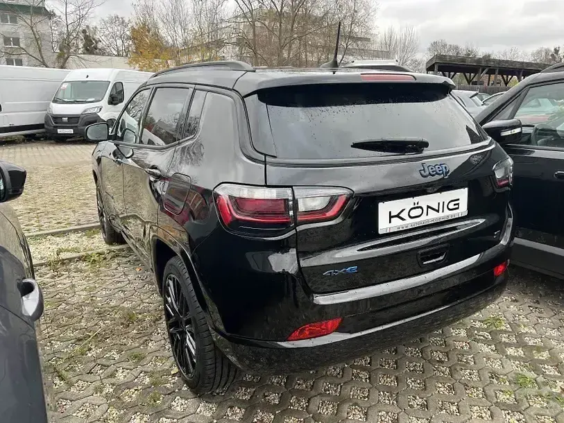 Gebraucht Jeep Compass Limited 239 PS (175 kW) 2022 Schwarz SUV