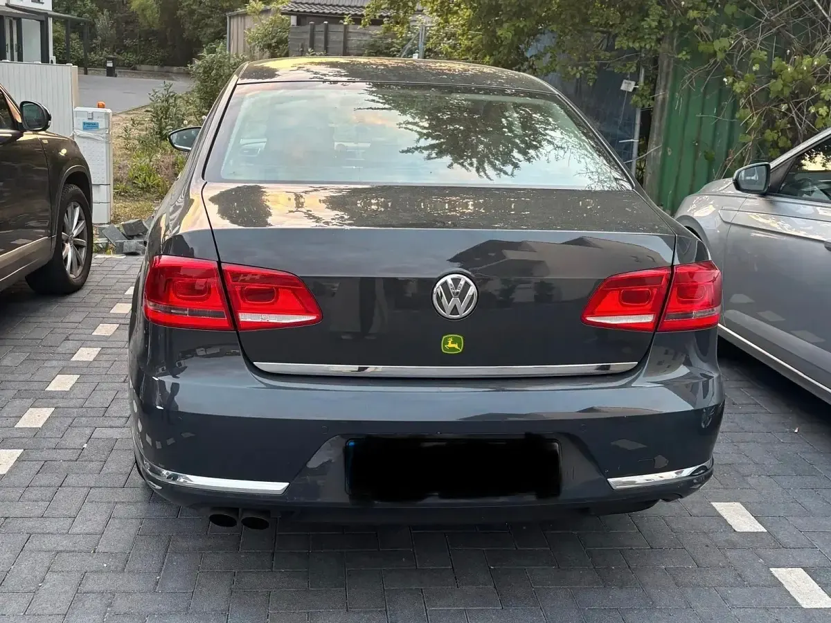 Gebraucht VW Passat 140 PS (102 kW) 2014 Limousine