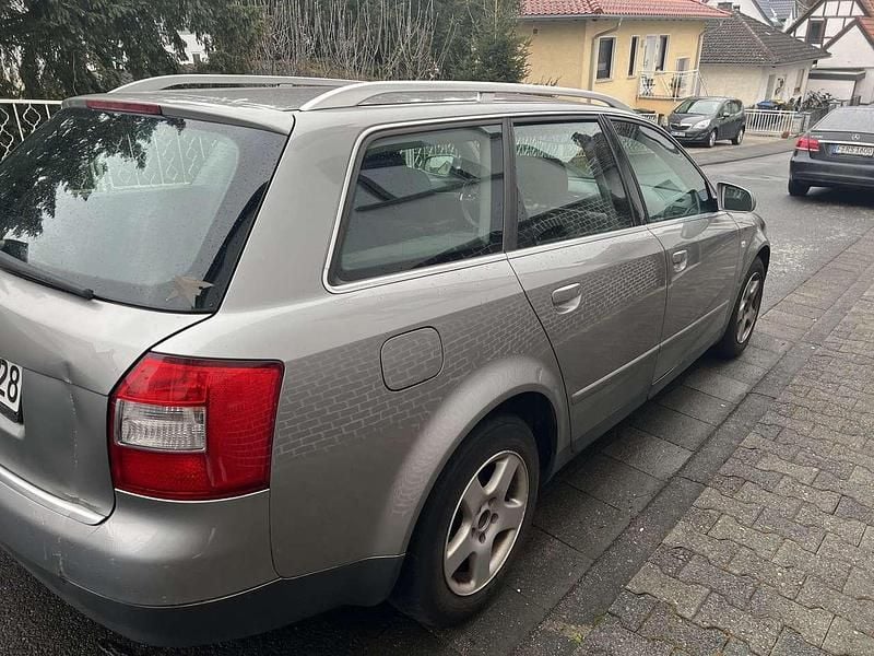 Gebraucht Audi A4 131 PS (96 kW) 2002 Silber Kombi