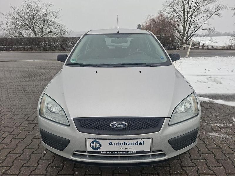Second-hand Ford Focus 101 CP (74 kW) 2006 Argintiu Berlinǎ