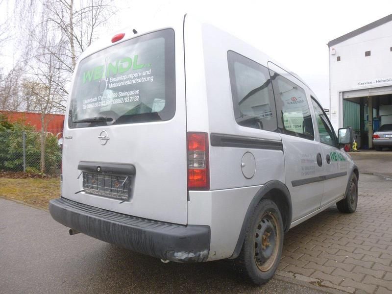 Gebraucht Opel Combo 90 PS (66 kW) 2007 Silber Van / Kleinbus