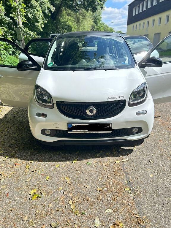 Weiß Gebraucht 2017 Smart ForFour Electric Drive Limousine | 7.200 € (Fairer Preis) - Bild 1/4